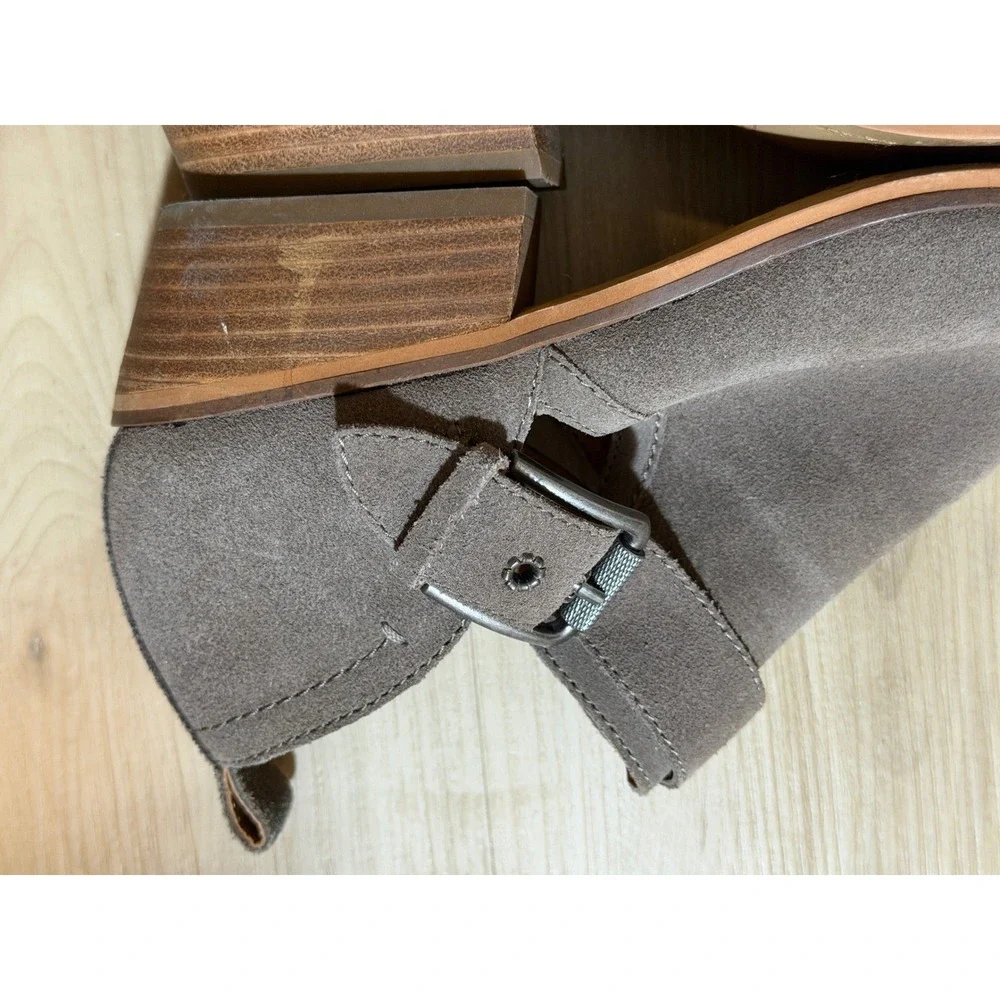 Frye and Co. Suede Ankle Booties Gray 8‎ Women Buckle Pointed Toe 3470781-GRY